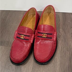 Gucci Lovelight Loafer With Interlocking G In Red